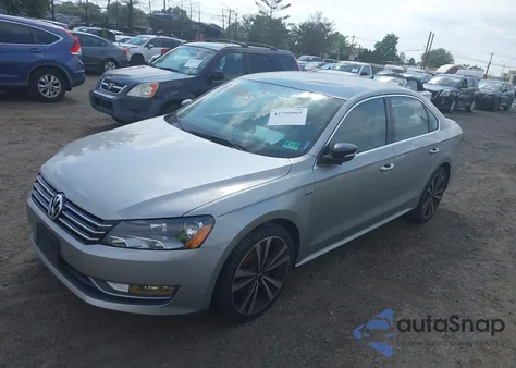 2014 Volkswagen Passat 1.8T Sport из США, поврежденный, VIN 1VWBT7A35EC108635